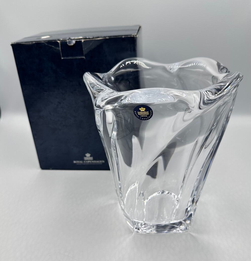Royal Copenhagen "Galaxi" Heavy Crystal Vase by Allan Scharff for Holmegaard0
